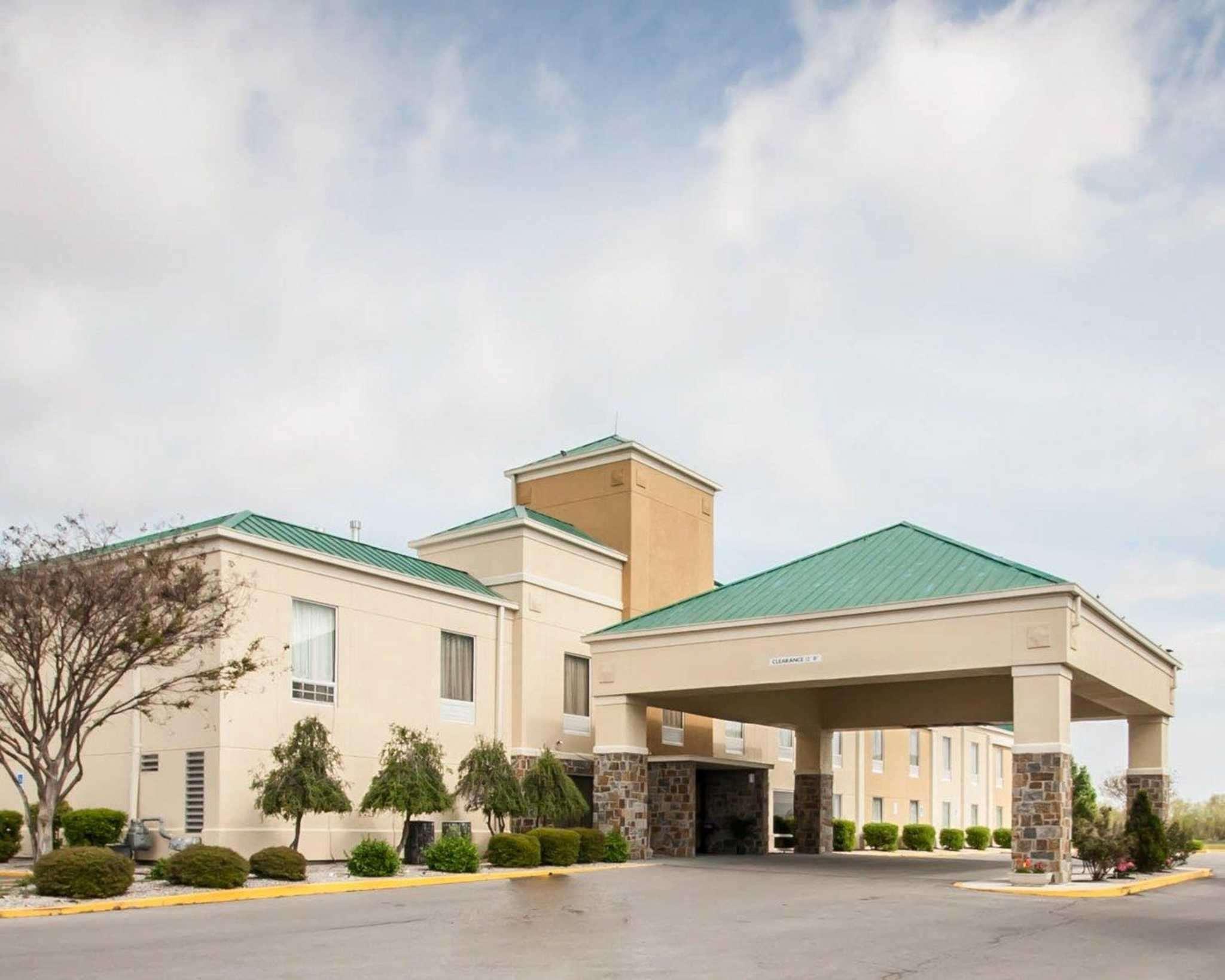 Quality Inn Hayti North Exterior photo